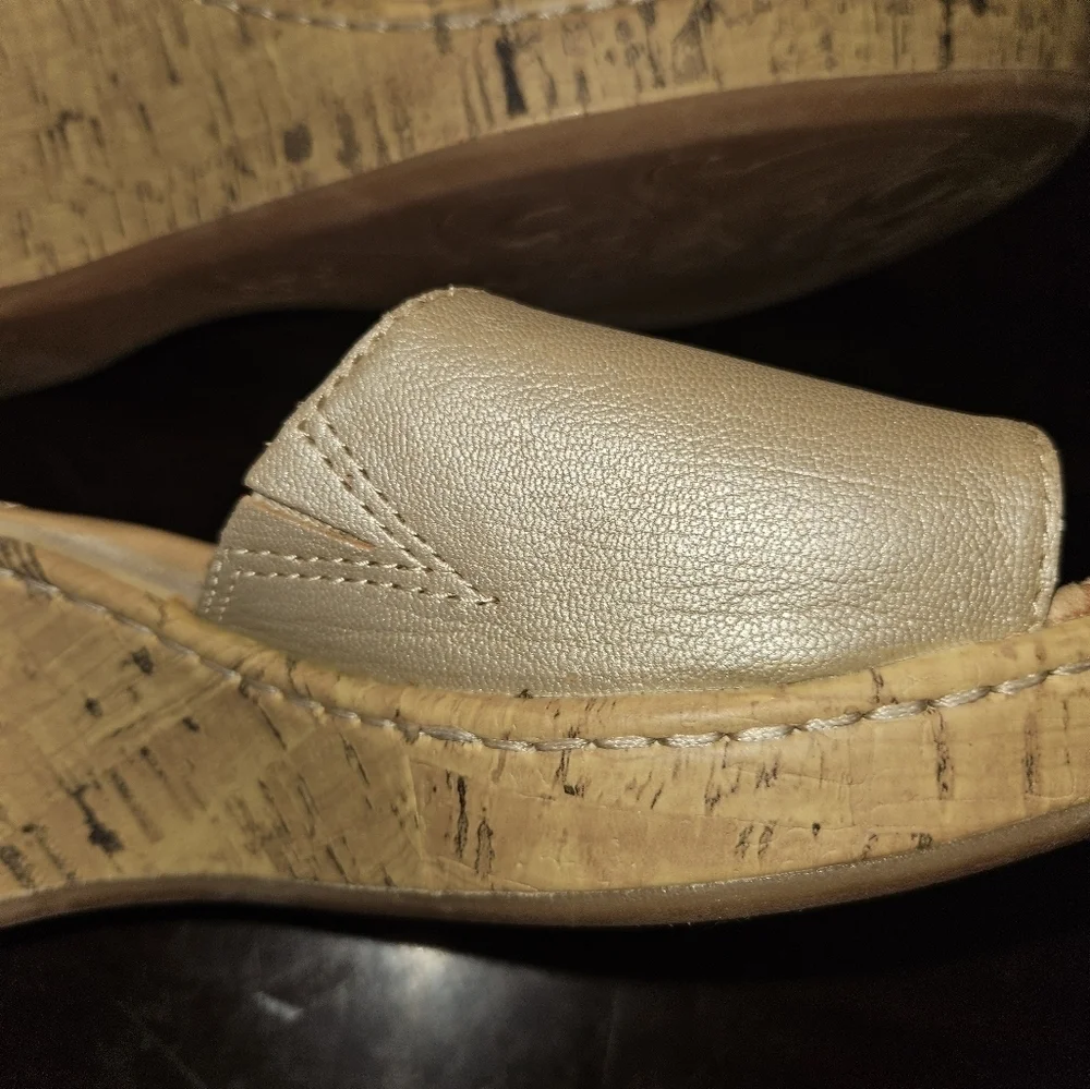 Born Concept Womans Wedge Sandal Size 11